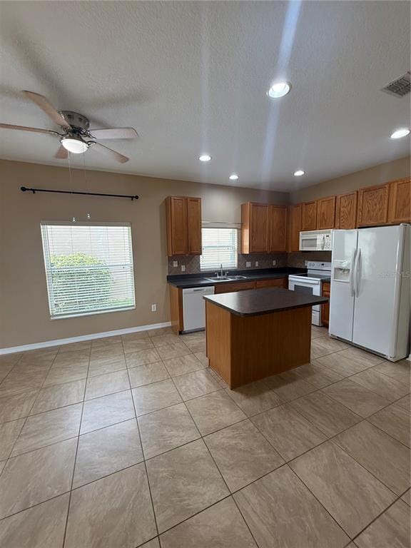 Building Photo - 14728 Sapodilla Dr