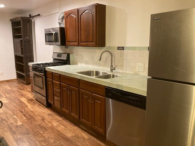 Kitchen - 21621 Circle Trl