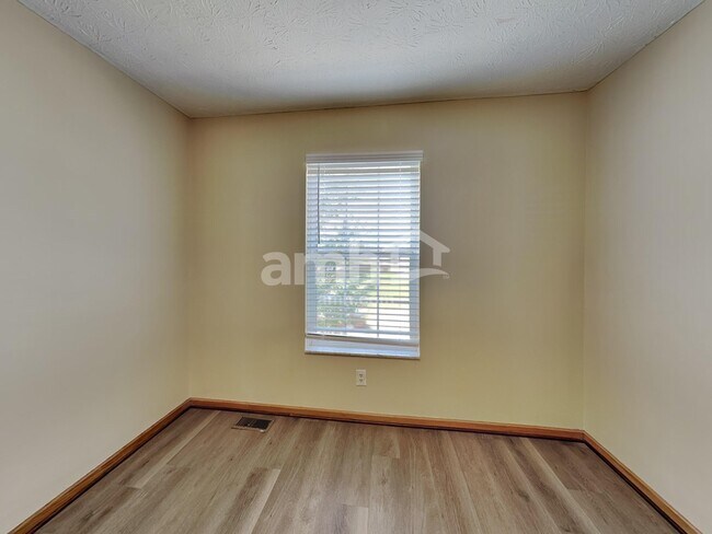 Building Photo - 468 McPherson Dr