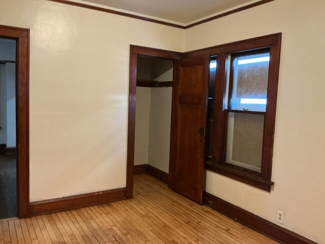 Building Photo - 3 Bedroom Single Family Home