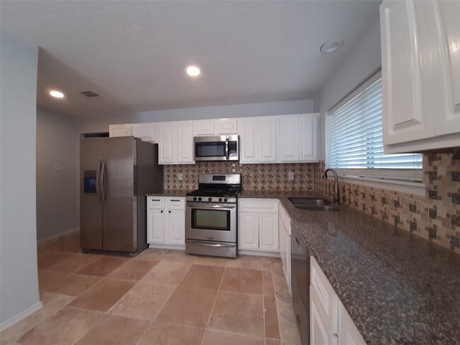 Building Photo - 8 Fawnchase Ct