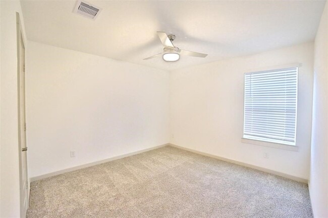 Building Photo - 3810 Lila Lake Ln