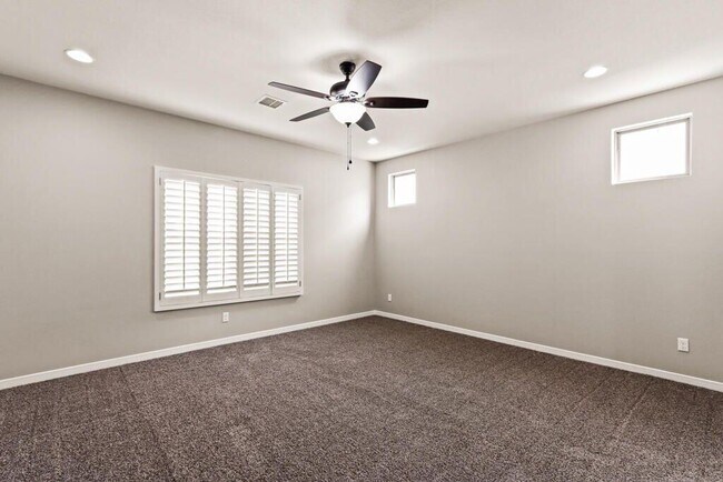 Building Photo - 13591 Hazlewood St