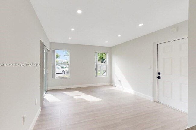 Building Photo - 17325 NW 67th Ct