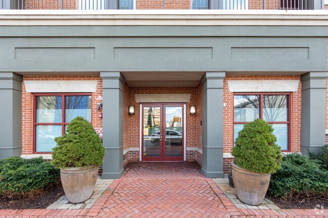 Entrance - Crescent Court