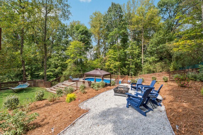 Building Photo - NEW! Fully Furnished Atlanta Oasis - Upsca...