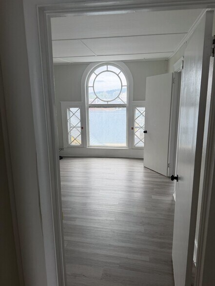 Building Photo - 100 Nanticoke Ave
