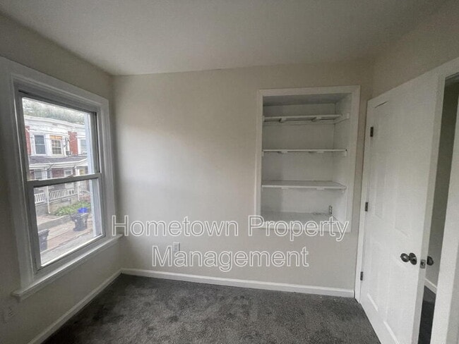 Building Photo - 2350 Logan St