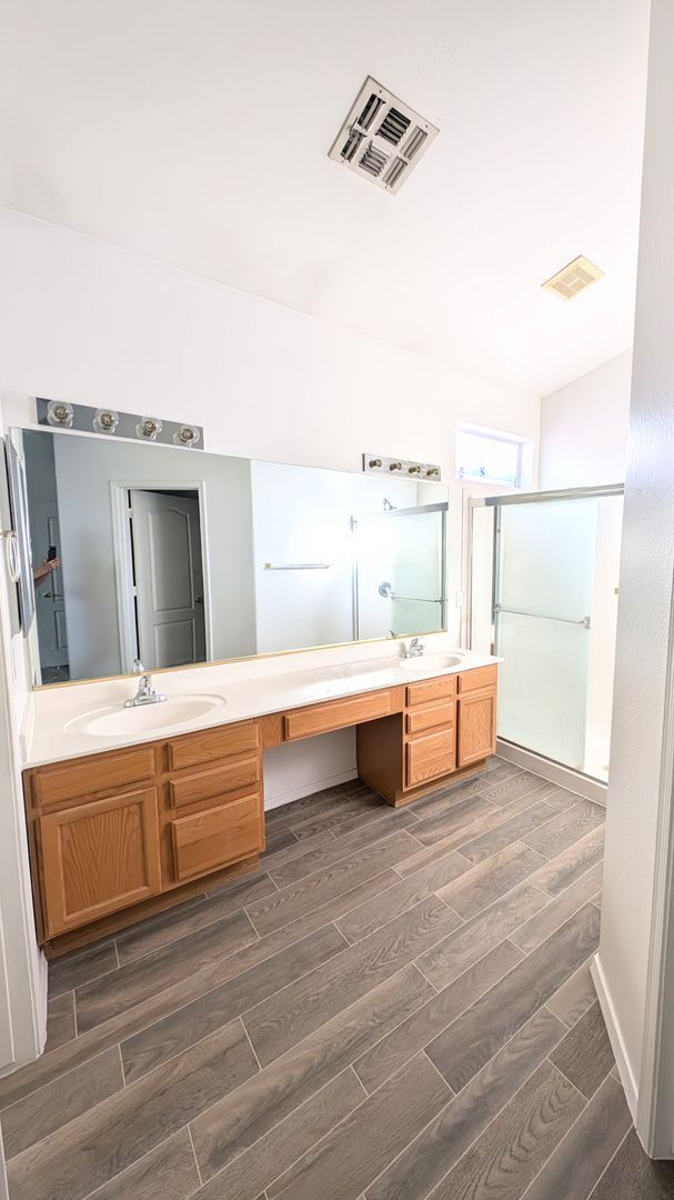 Building Photo - AVAILABLE NOW - GREAT CHANDLER LOCATION!!!