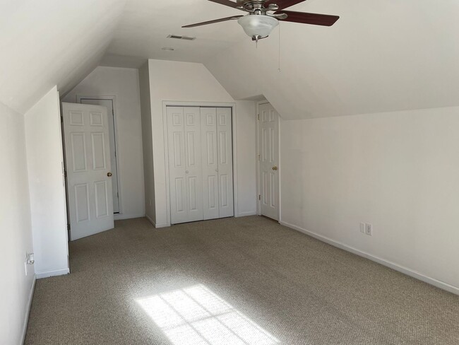 Building Photo - 3 Bedroom 2 Bathroom with a  Bonus Room  House in Winding River Plantation