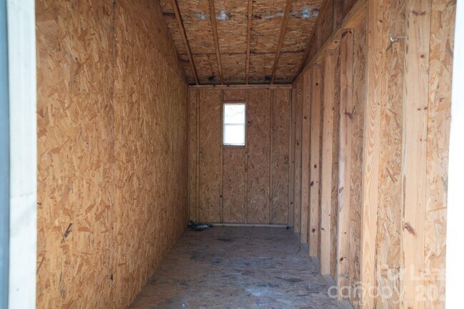 Building Photo - 405 N Main St