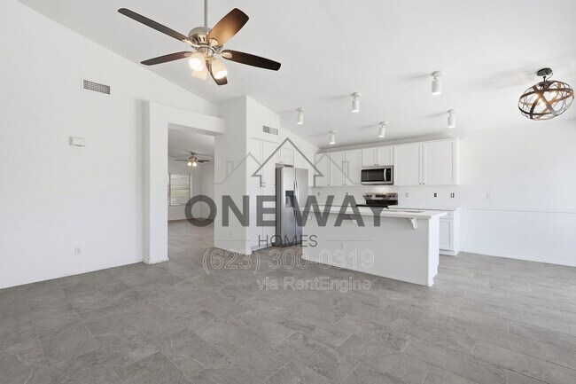 Building Photo - 4622 E Summerhaven Dr