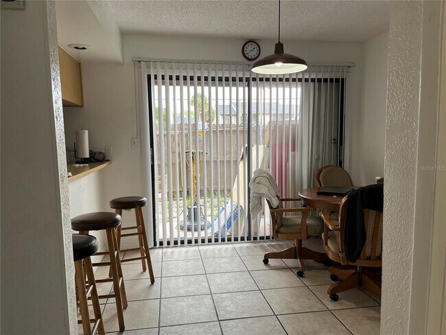 Building Photo - 4023 Henley Rd