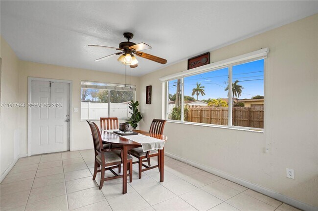 Building Photo - 1831 SW 97th Terrace