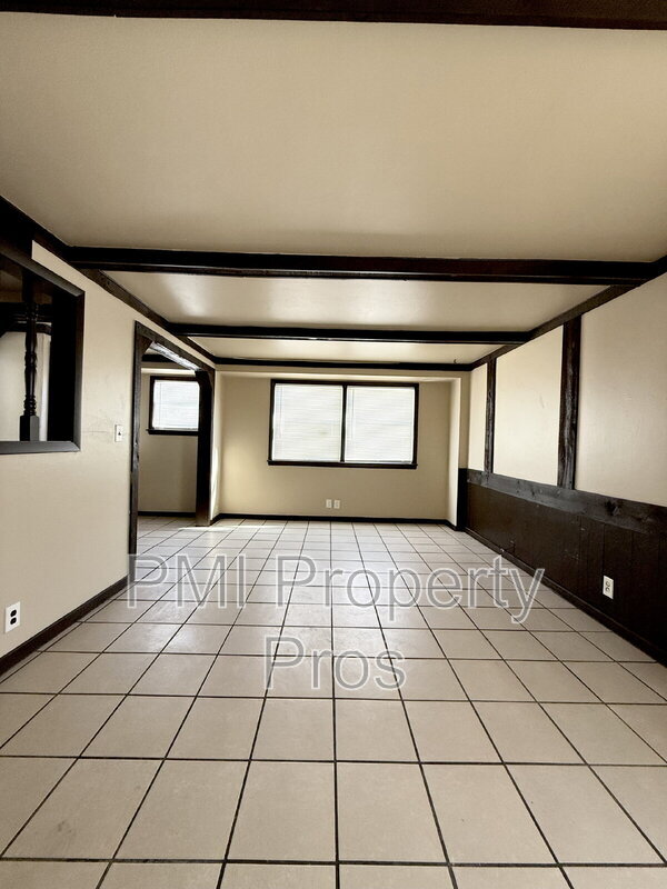 Building Photo - 6537 N 58th St