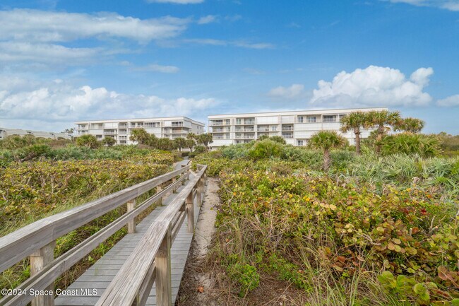 Building Photo - 8700 Ridgewood Ave