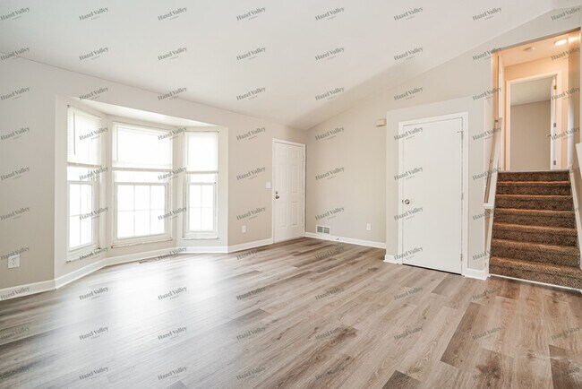 Building Photo - 2366 Royal Creek Ct