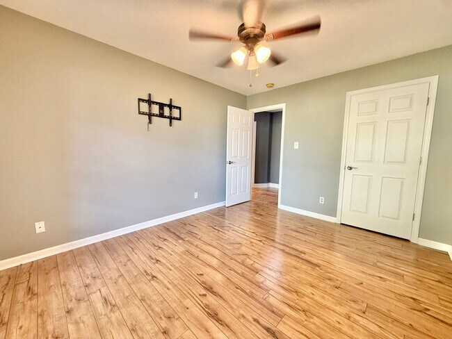 Building Photo - 1105 Mercer Dr