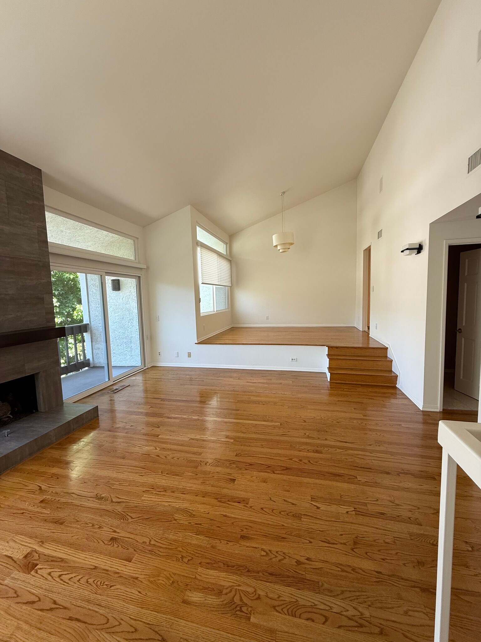 Building Photo - 1700 Palisades Dr