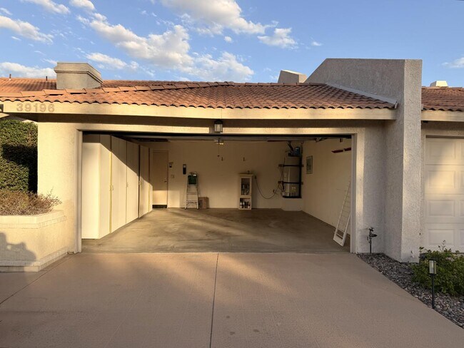 Building Photo - 39196 Sweetwater Dr