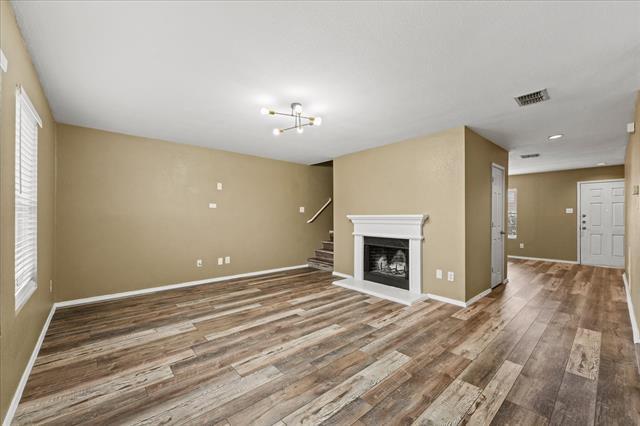 Building Photo - 2743 Hacienda Lake Dr