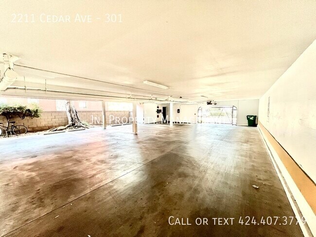 Building Photo - 2211 Cedar Ave