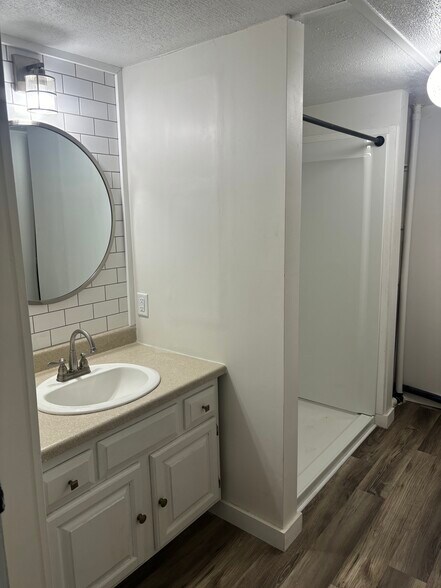 Building Photo - 2427 Sanford Rd