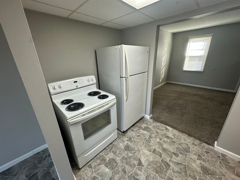 Building Photo - 1572 Elizabeth St