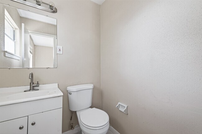 Building Photo - 3927 Prudence Dr