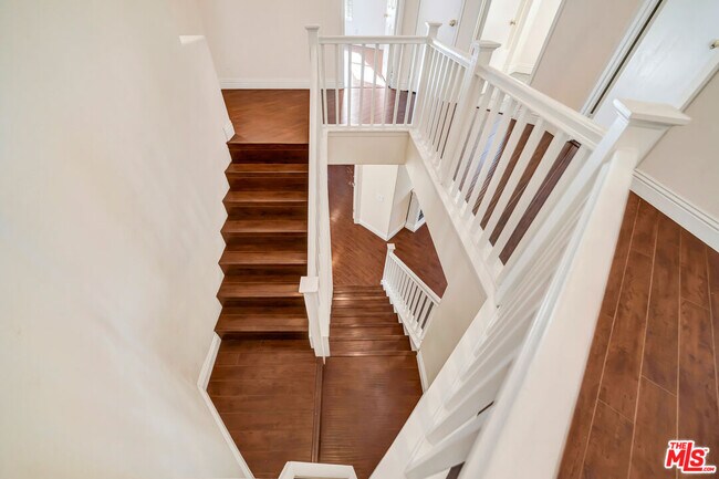 Building Photo - 12440 La Cresta Way