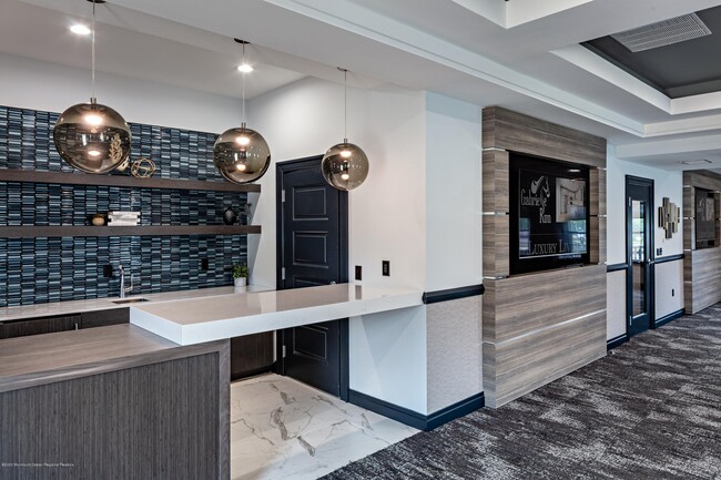 Building Photo - 421 Stallion Cir W