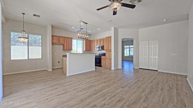 Building Photo - 13588 W Alvarado Dr