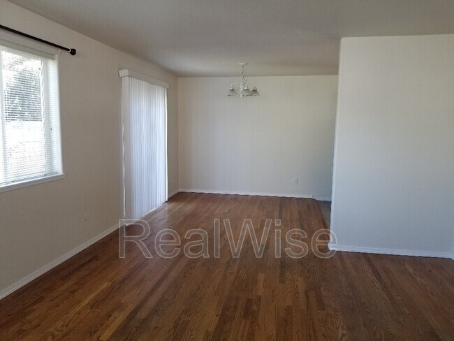 Building Photo - 1527 Hamilton Ln