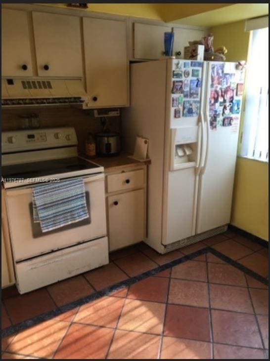 Building Photo - 655 W Park Dr