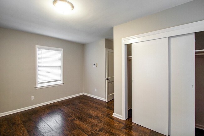 Building Photo - Completely Renovated 3 Bedroom 1 Bathroom Home