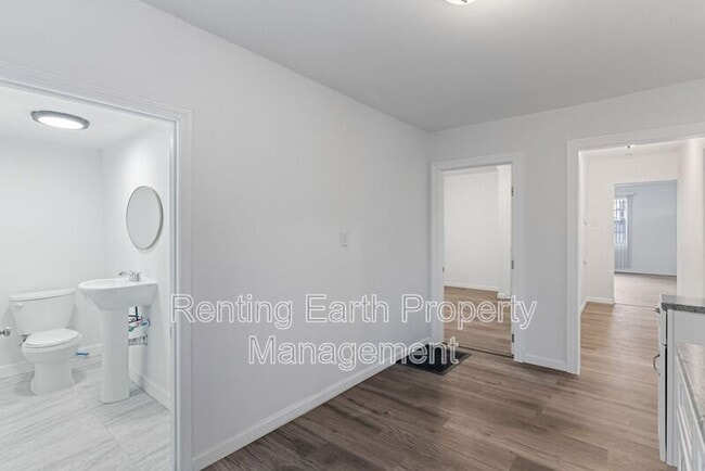 Building Photo - 9746 Diamond Dr