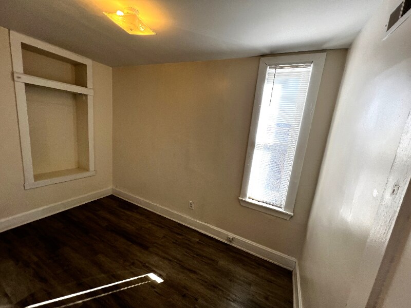 Building Photo - 9613 S Ave N