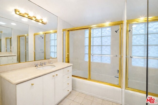 Building Photo - 3641 Sunswept Dr