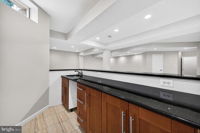 Building Photo - 42071 Pepperbush Pl