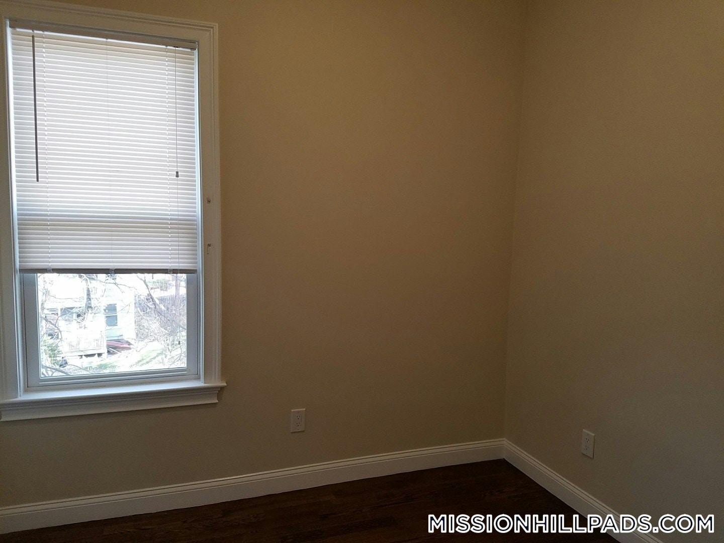 Building Photo - 19 Perrin St