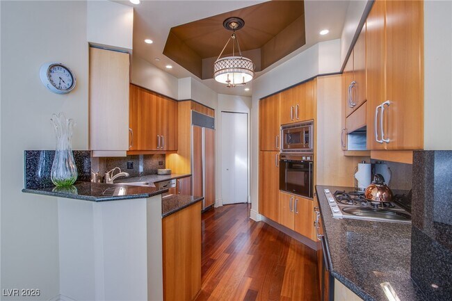 Building Photo - 2877 Paradise Rd