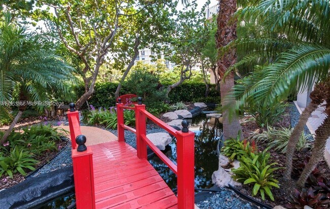 Building Photo - 1111 Crandon Blvd