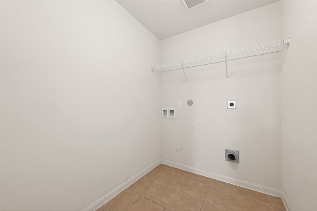 Building Photo - 4918 Jagged Cliff Ln