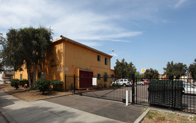 Building Photo - Graves Avenue Apartments