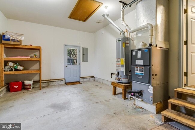 Building Photo - 37487 Burton Ct