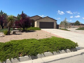 Building Photo - Rio Rancho 3 Bed 2 Bath