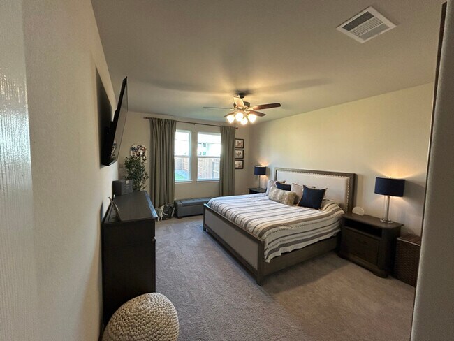 Building Photo - 2972 Golden Dust Dr