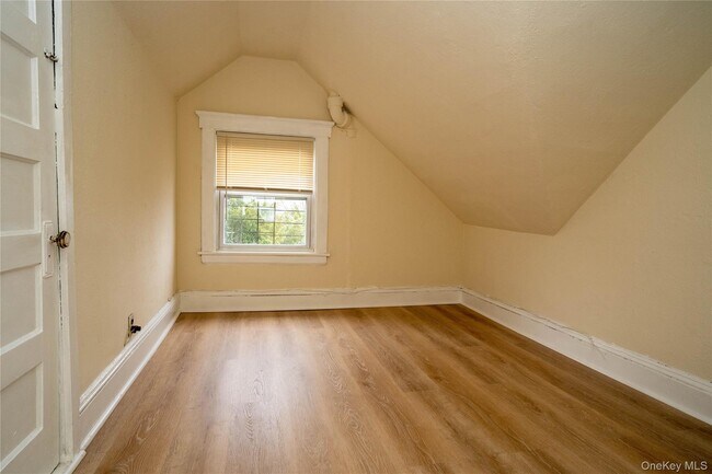 Building Photo - 61 Halcyon Terrace