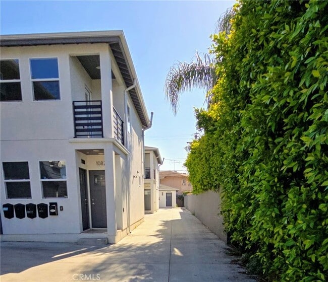 Building Photo - 10820 Long Beach Blvd