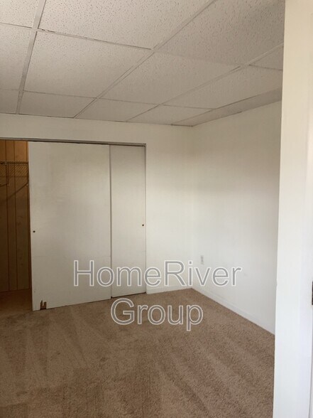 Building Photo - 3929 S Shade Ave